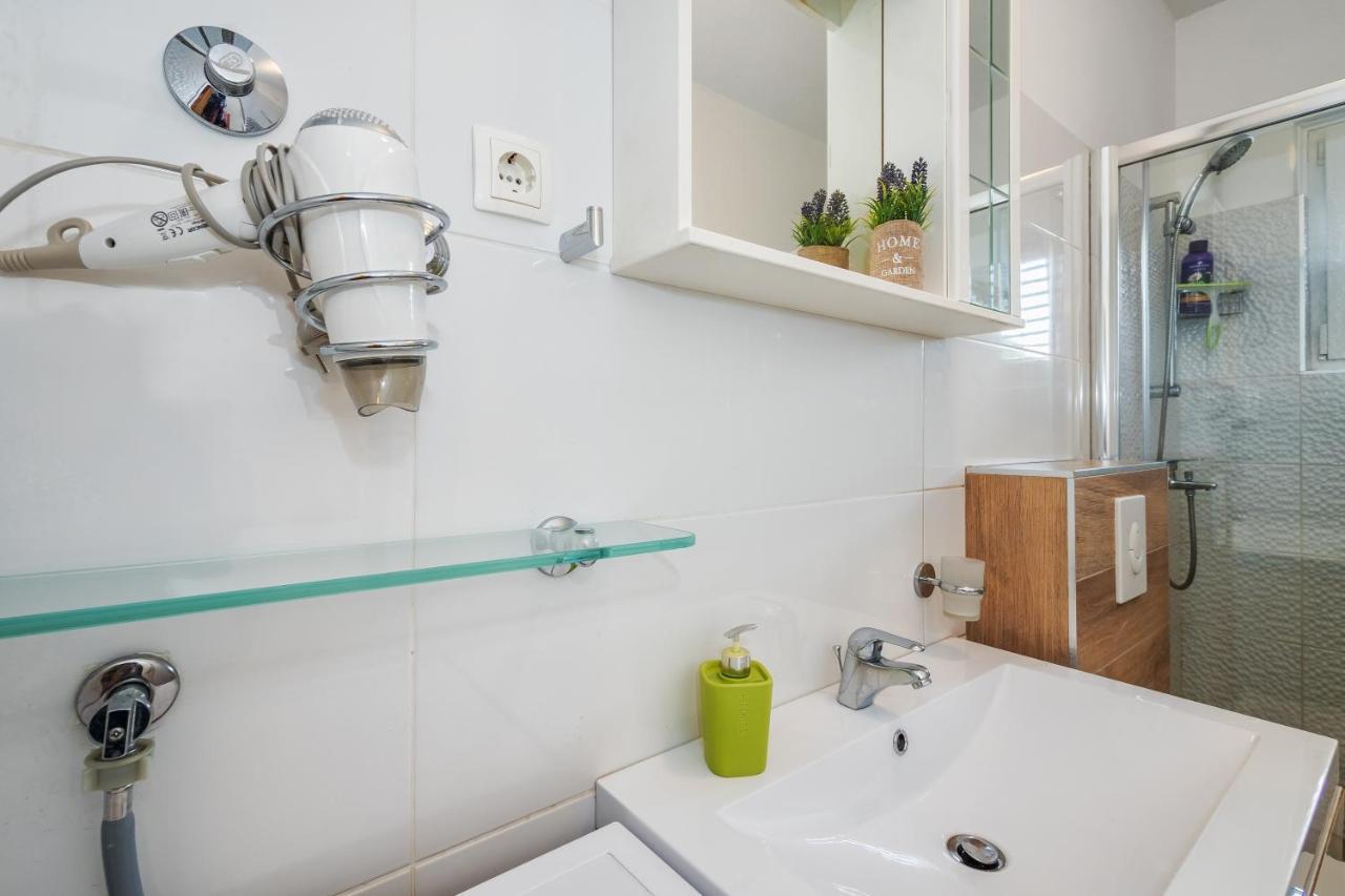 Sunny Apartments Stobreč Екстериор снимка