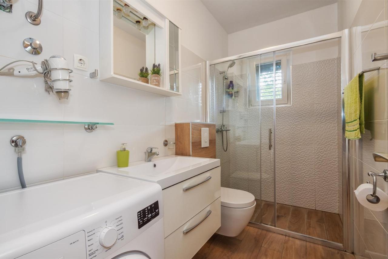 Sunny Apartments Stobreč Екстериор снимка